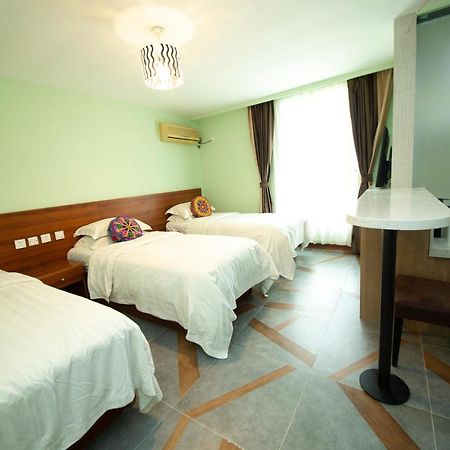 Ou Lu Business Hotel Циндао Екстериор снимка