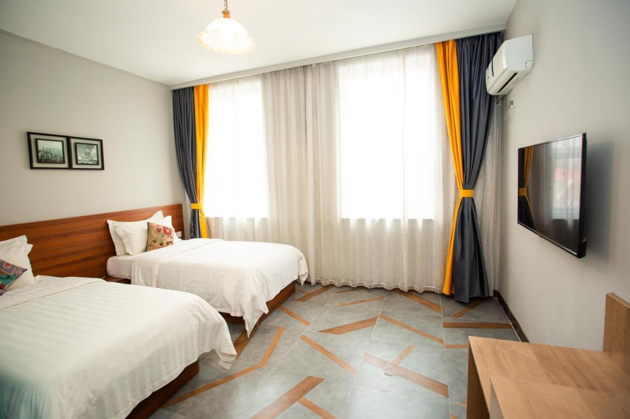 Ou Lu Business Hotel Циндао Екстериор снимка