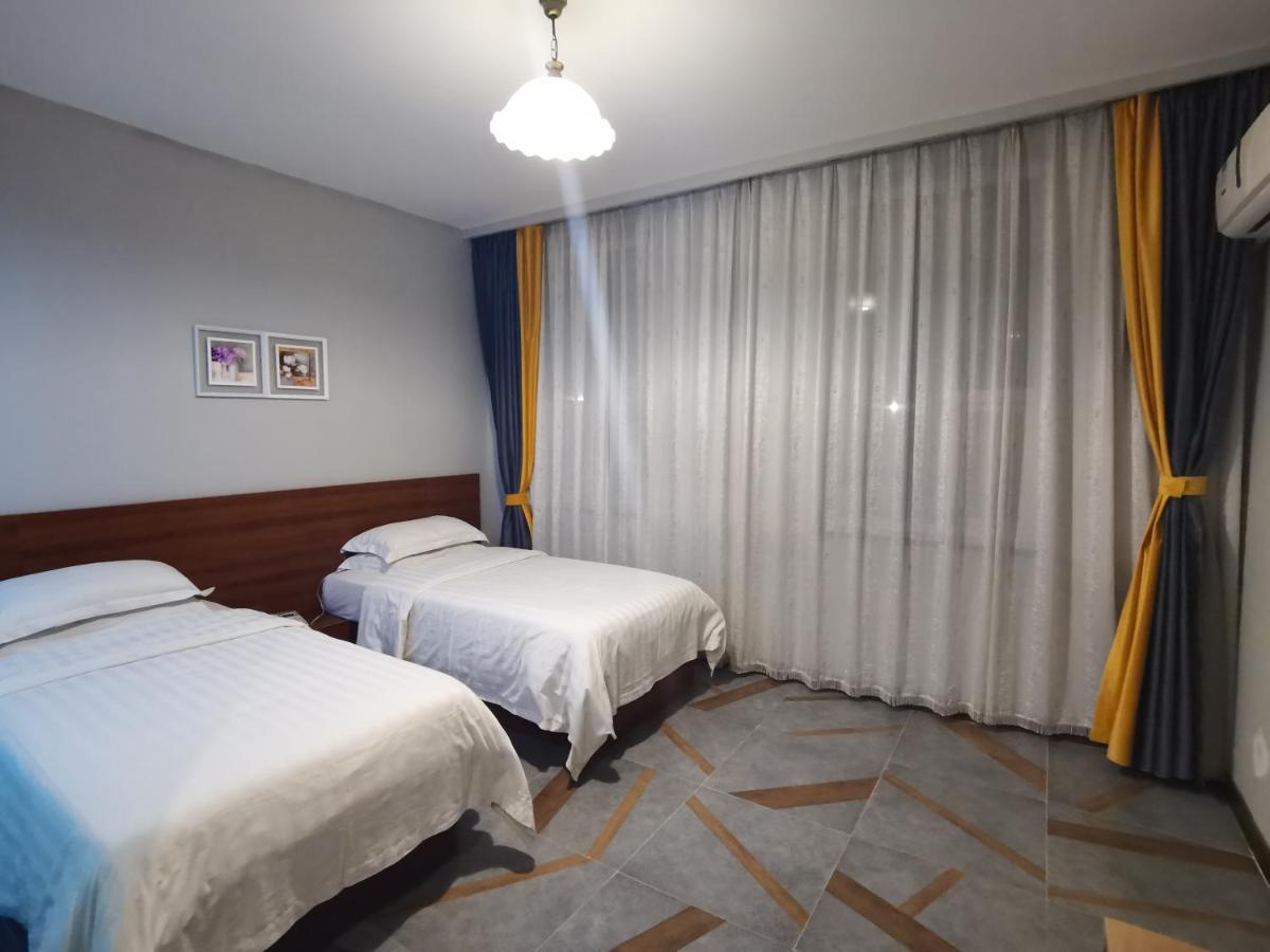 Ou Lu Business Hotel Циндао Екстериор снимка
