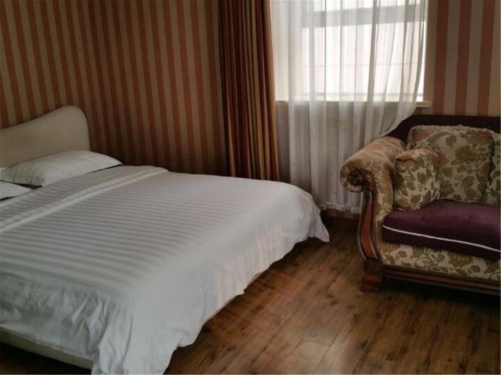 Ou Lu Business Hotel Циндао Екстериор снимка